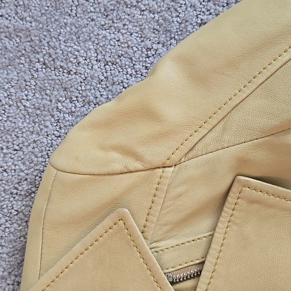 Jacket Massimo Dutti genuine sheep leather jacket, Color Cream Yellow, Size XS - Picture 14 of 15